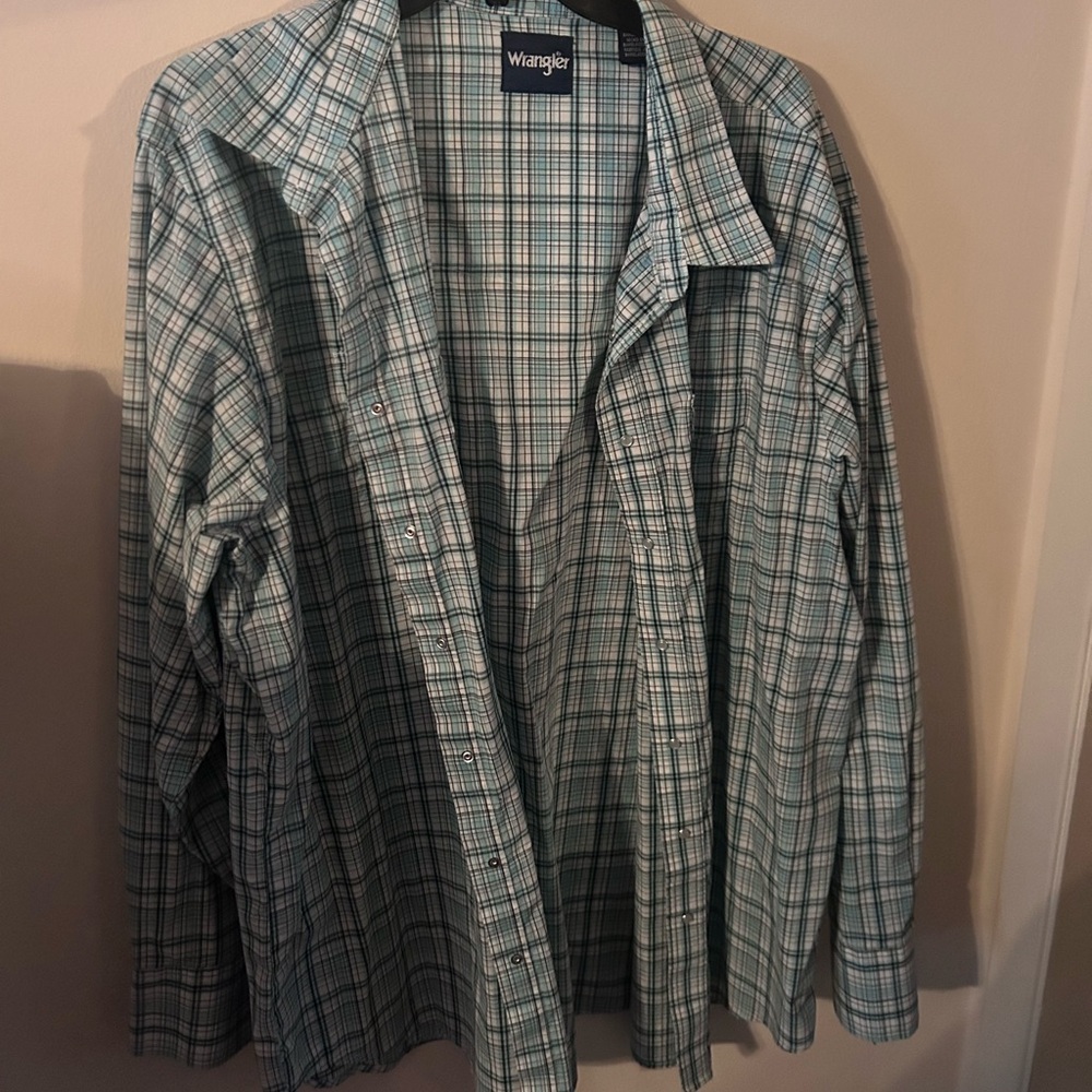Wrangler pearl snap long sleeve teal shirt